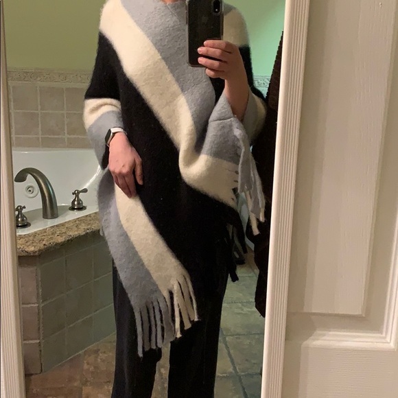 NWT Poncho Sweater - Picture 5 of 5